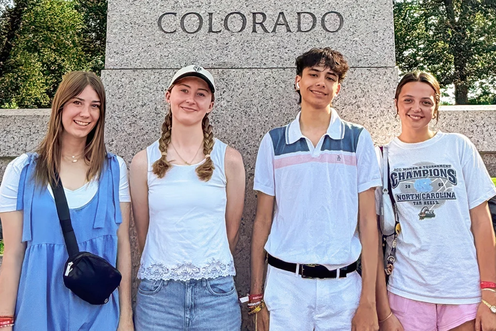 (Left to Right) Reece Yahn, Makenna Kroells, Trayson Good Gun, and Audra Didier visit the Lincoln Memorial.